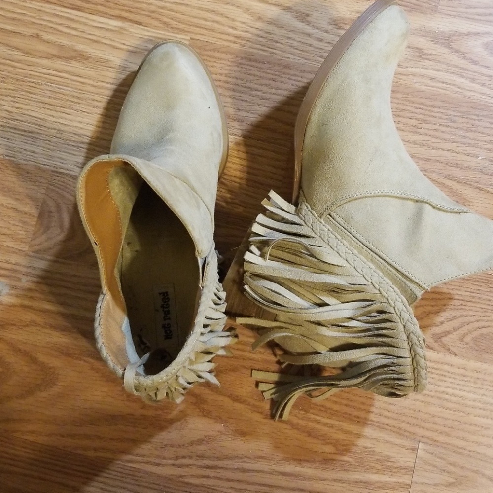 Not Rated Sz 9 Fringe Boot New